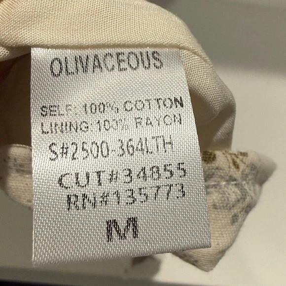 Olivaceous NWT Cream Isadora Floral Crop Top. Size M - Picture 7 of 8